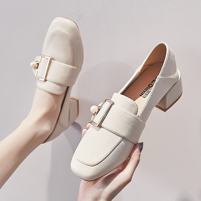 Elegant Metal Buckle/Pearl Shoes