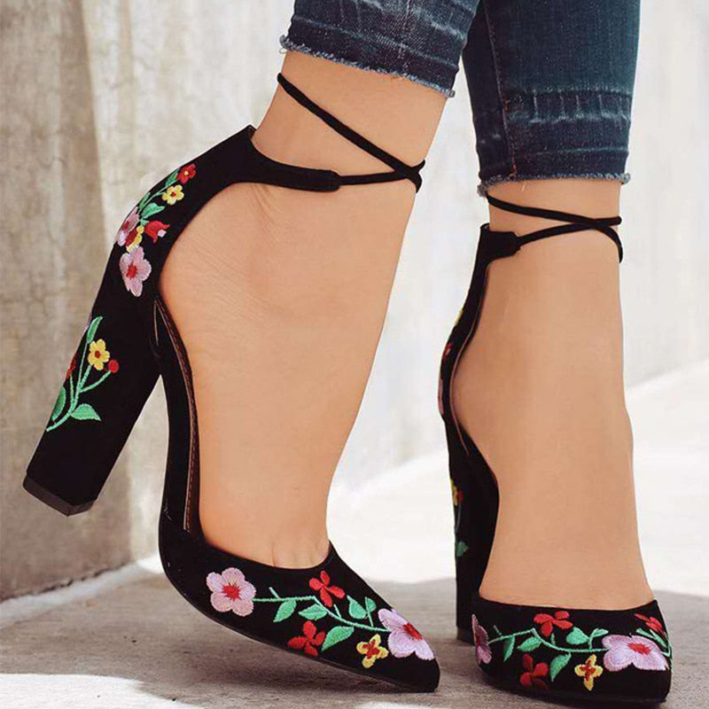 Fashionable Embroidery shoes
