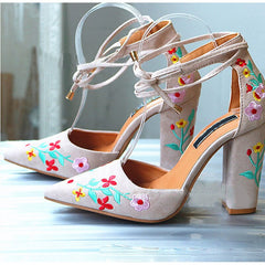 Fashionable  Embroidery shoes