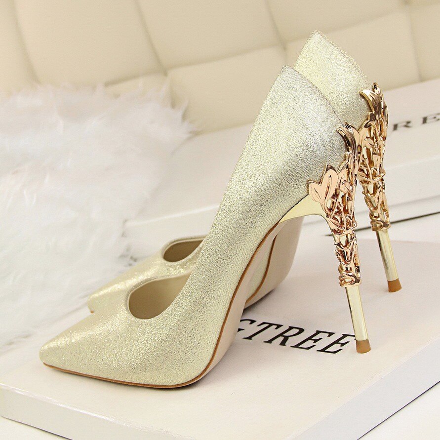 Fashion Metal Carved High Heels