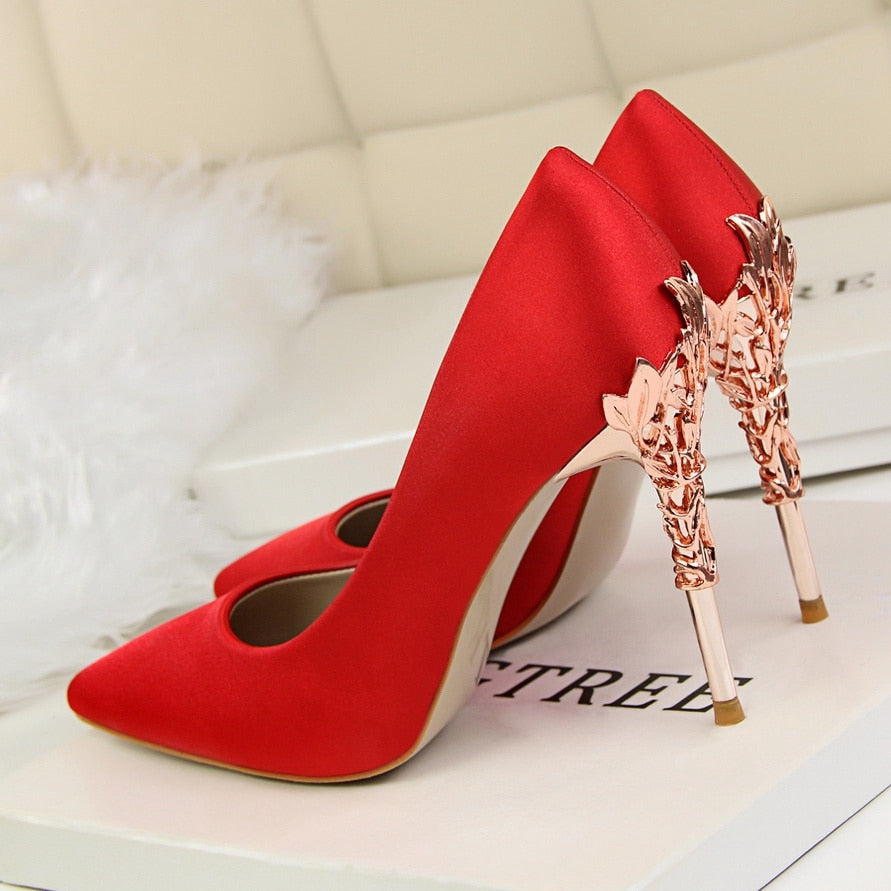 Fashion Metal Carved High Heels