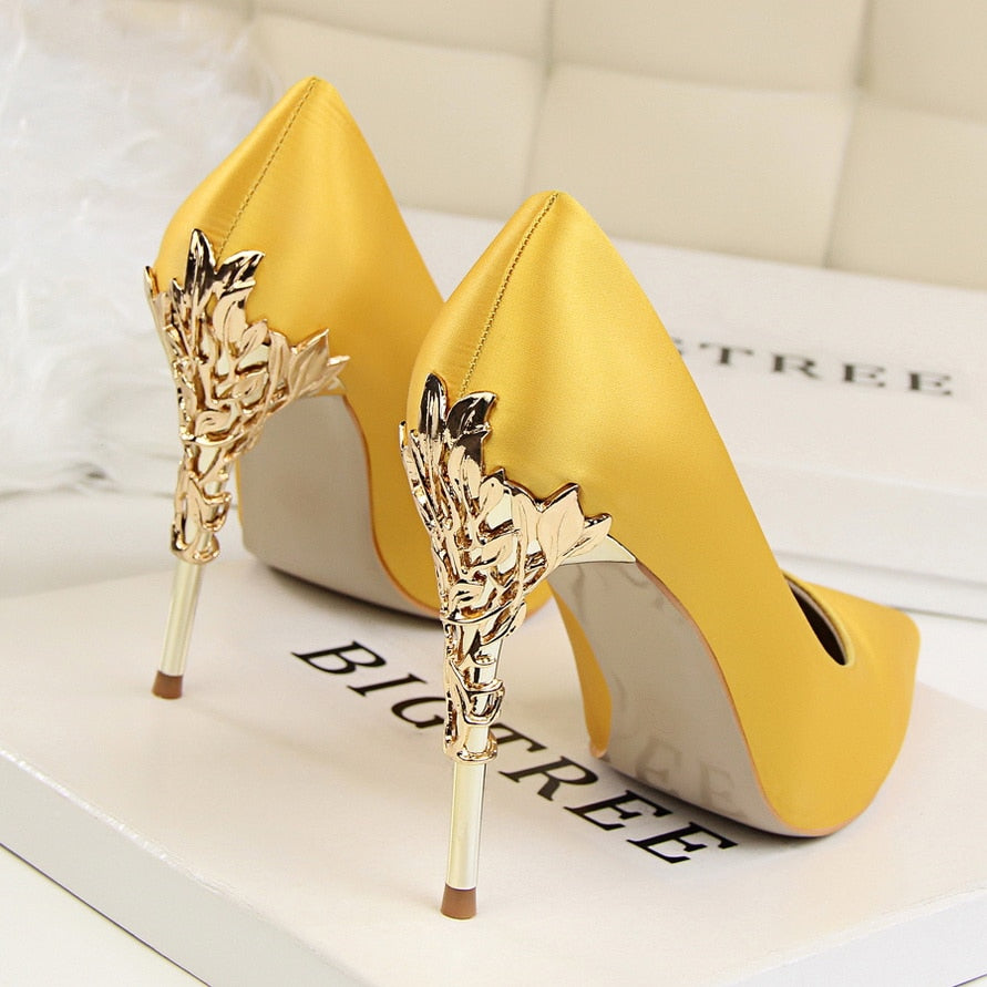Fashion Metal Carved High Heels