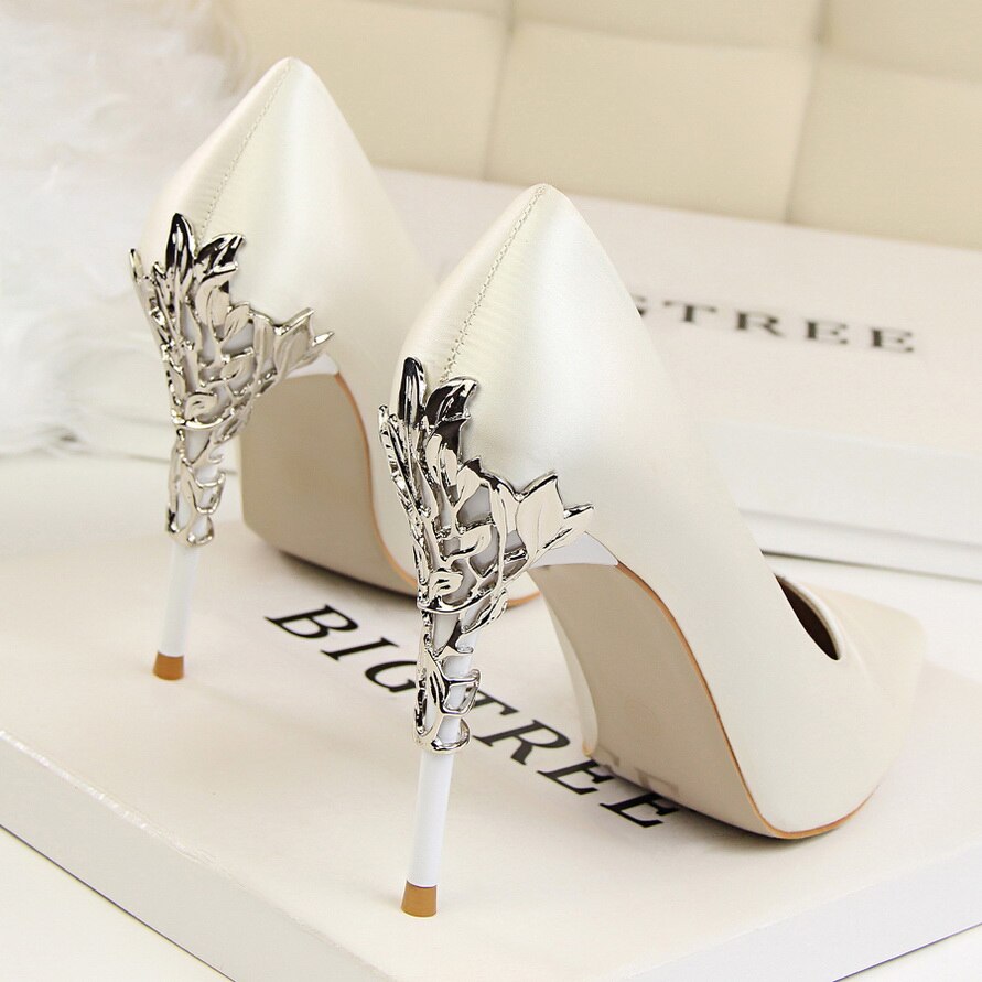 Fashion Metal Carved High Heels