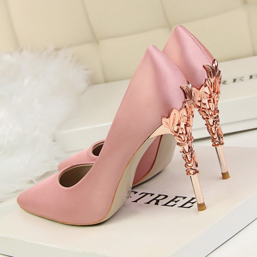 Fashion Metal Carved High Heels