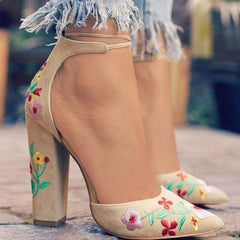 Fashionable  Embroidery shoes