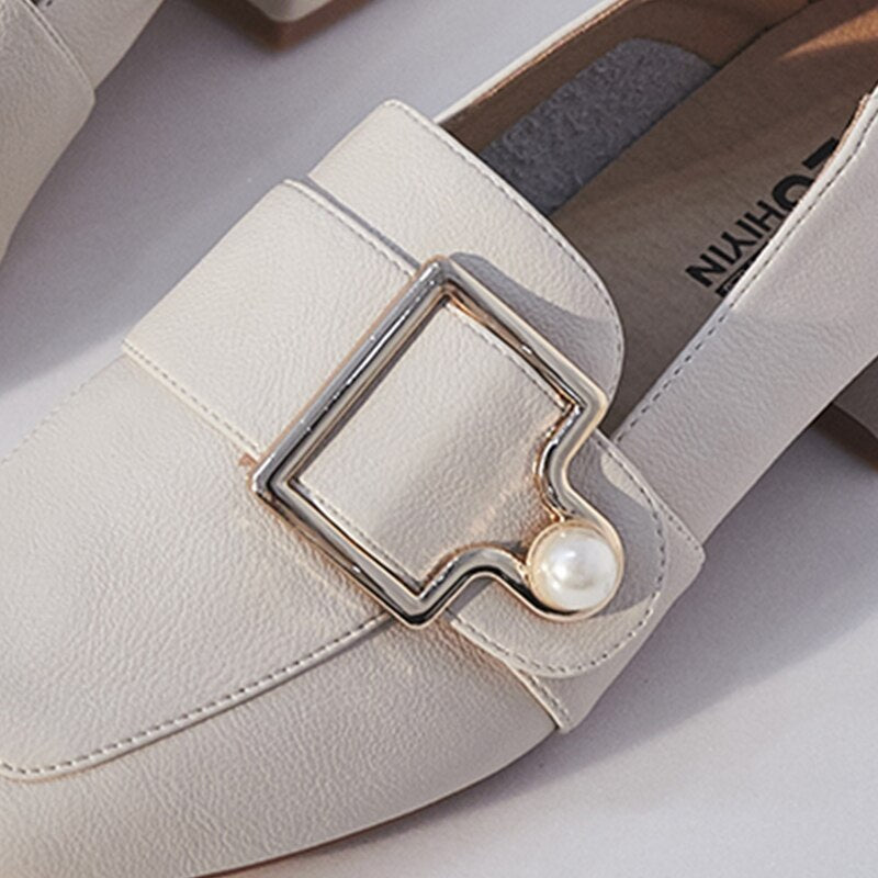 Elegant Metal Buckle/Pearl Shoes