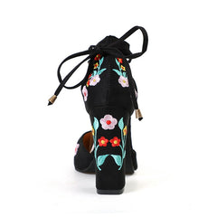 Fashionable  Embroidery shoes